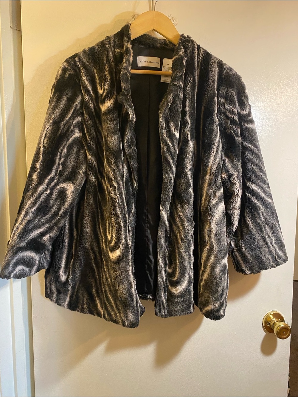 Alfred Dunner Plush Vintage Faux-Fur Open-Front Jacket in Charcoal Gray